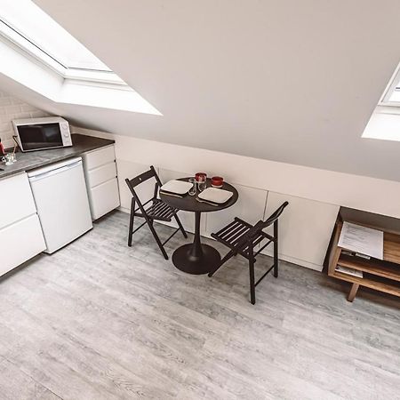Le Coquet Logement Climatise Face A La Cathedrale - 3G Реймс Екстериор снимка