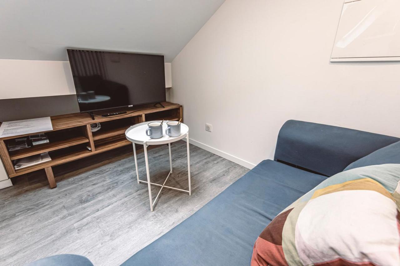 Le Coquet Logement Climatise Face A La Cathedrale - 3G Реймс Екстериор снимка