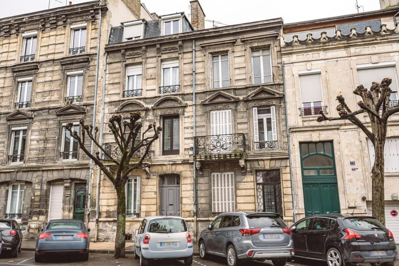 Le Coquet Logement Climatise Face A La Cathedrale - 3G Реймс Екстериор снимка
